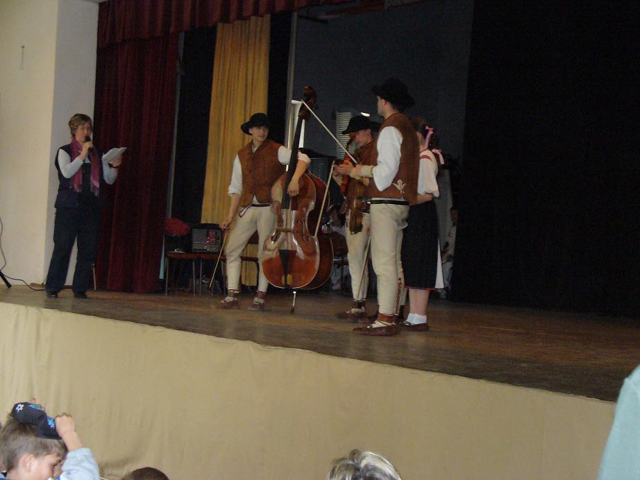 Fotogaléria Staré nôty mladých strún Európy - koncert pre ZŠ 21.4.2008 (10) Staré nôty mladých strún Európy - koncert pre ZŠ 21.4.2008