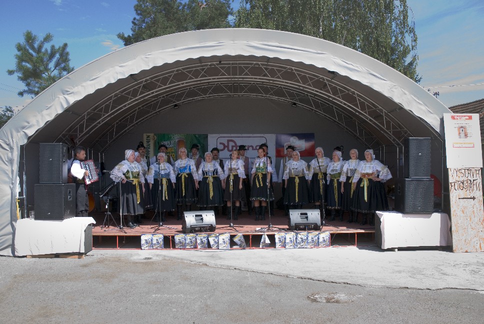 Fotogaléria Slávnosti spevu, hudby a tanca - 10. august 2008 (nedeľa) (95) Slávnosti spevu, hudby a tanca - 10. august 2008 (nedeľa)