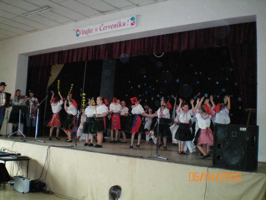 Fotogaléria Kvetná nedeľa - kultúrny program DFSk Verešvaran a DFS Verešvaranček, výstava oltárnych plachiet - 5.apríl 2009 (14) Kvetná nedeľa - kultúrny program DFSk Verešvaran a DFS Verešvaranček, výstava oltárnych plachiet - 5.apríl 2009