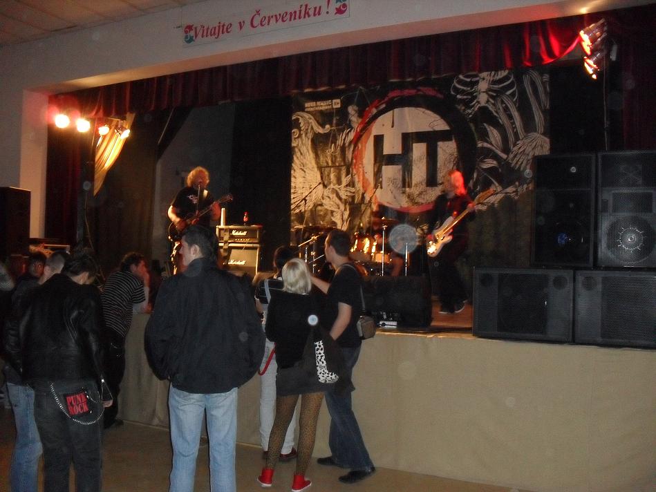 Fotogaléria Koncert hudobnej skupiny HT - 23.10.2009 v Červeníku (6) Koncert hudobnej skupiny HT - 23.10.2009 v Červeníku