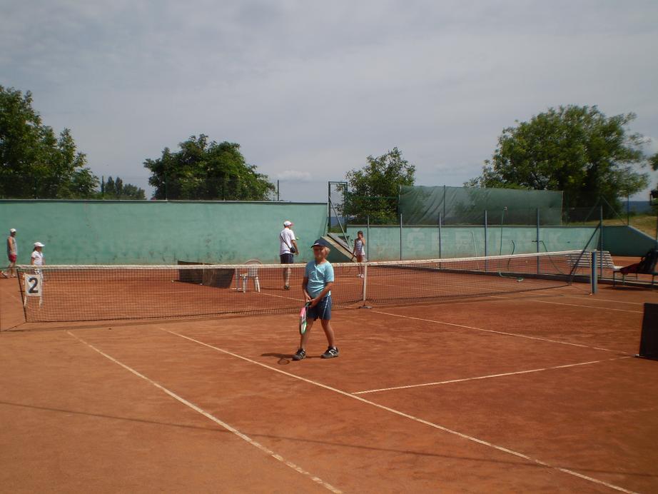 Fotogaléria Tenisový klub Červeník - Športový deň detí 4.7.2010 (30) Tenisový klub Červeník - Športový deň detí 4.7.2010